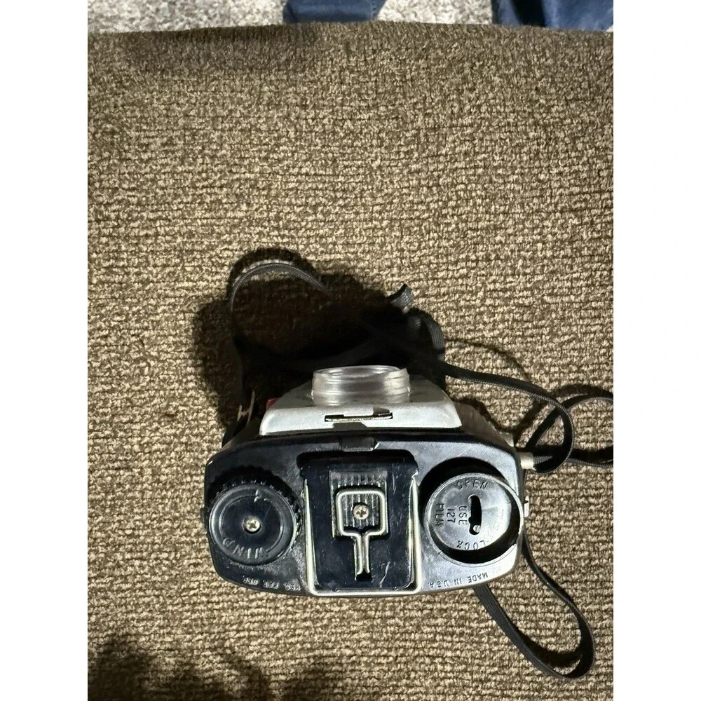 VINTAGE BROWNIE STARFLEX CAMERA DAKON LENS